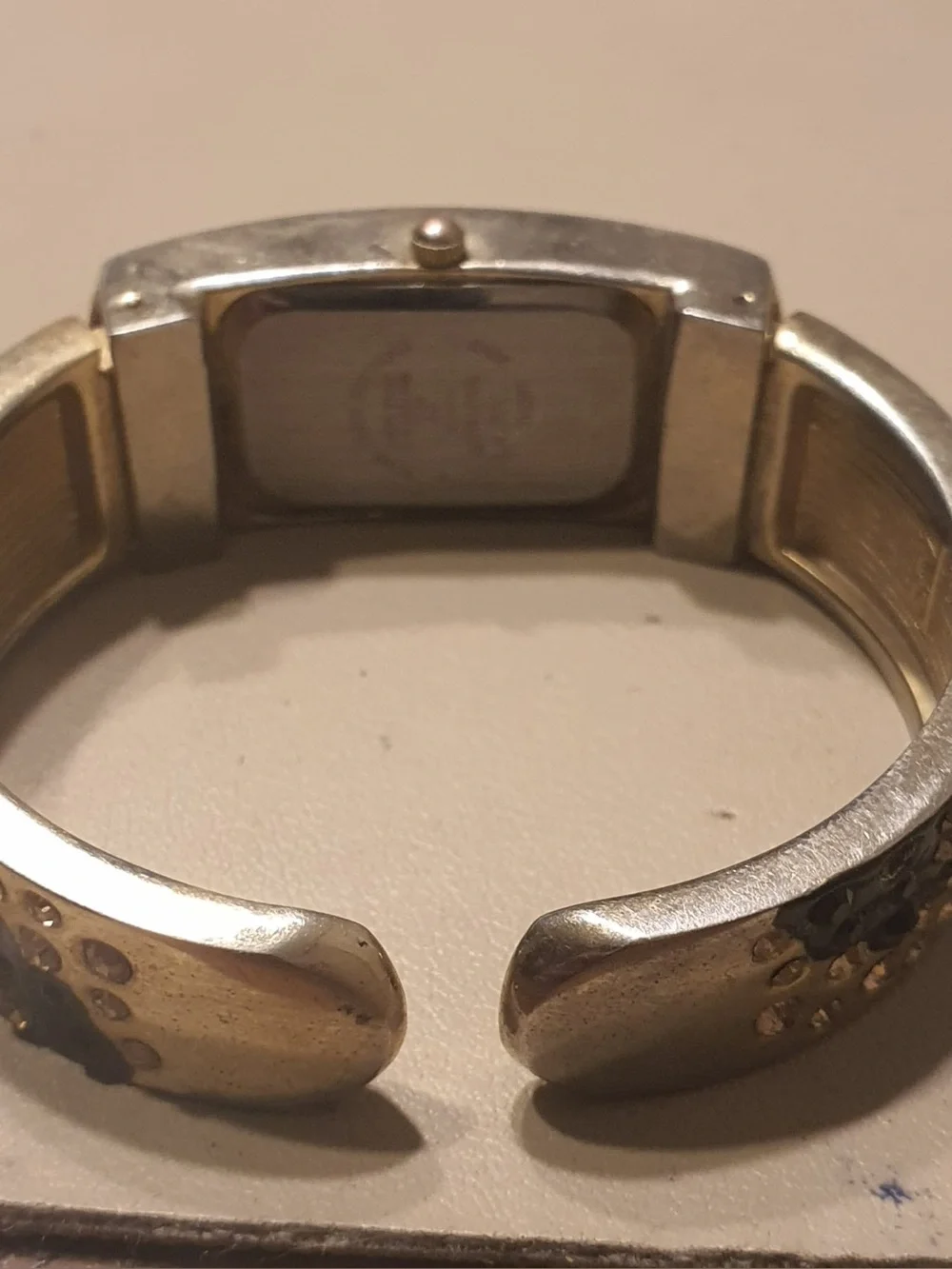 🦋10/$20🦋 Waltham Goldtone/Black Rhinestone Women's Cuff Watch